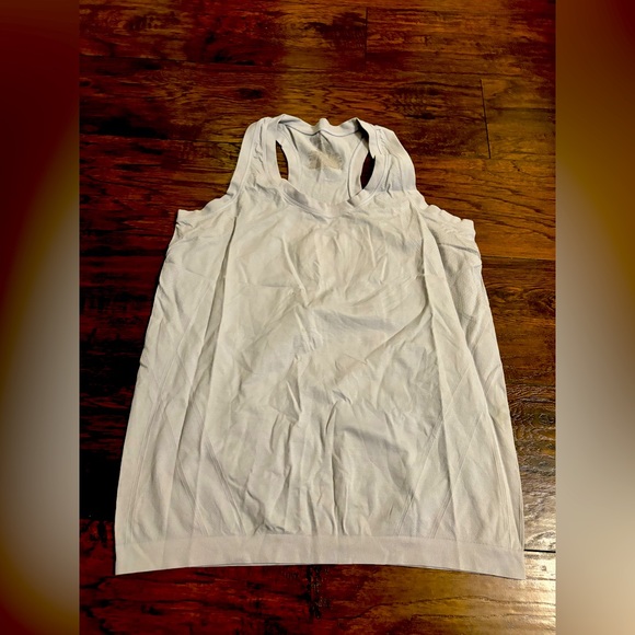 WORKOUT TOP - Picture 1 of 3